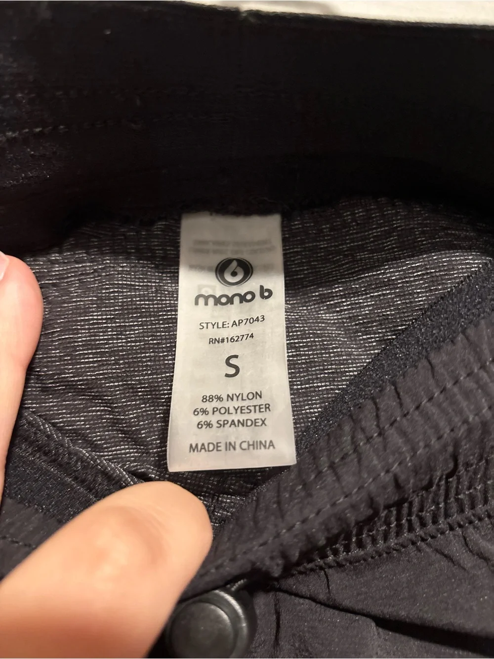 Mono B classic black